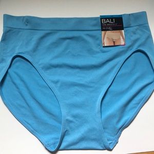 Bali 2362 one smooth U hi-cut brief 2/XL